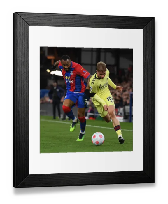 Framed Print : Clash at Selhurst Park: Emile Smith Rowe vs Jordan Ayew in the Premier League Battle between Crystal Palace and Arsenal