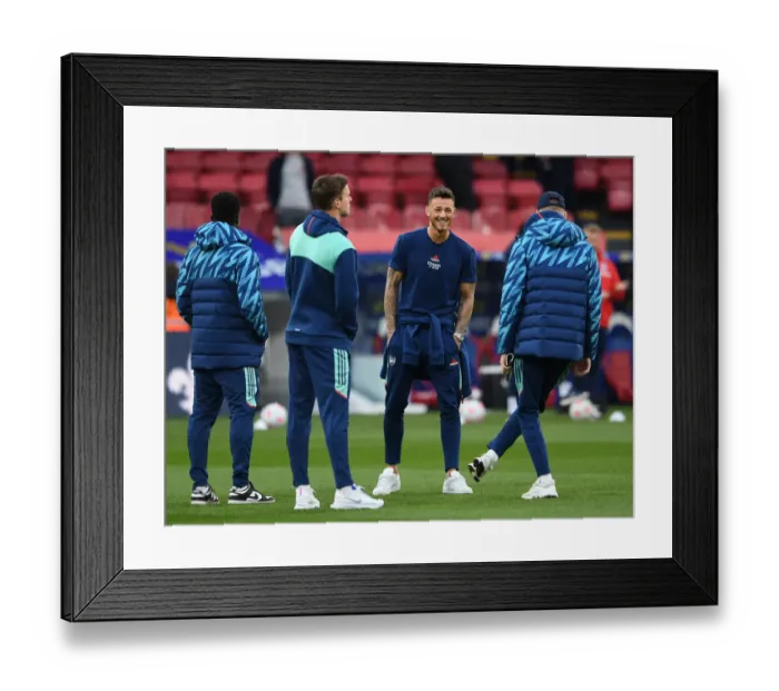 Framed Print : Ben White's Focused Training: Arsenal's Defender Gears Up for Crystal Palace Showdown Framed Print : Ben White's Focused Training: Arsenal's Defender Gears Up for Crystal Palace Showdown