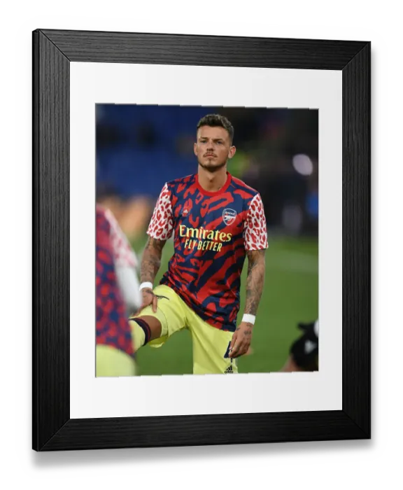 Framed Print : Arsenal's Ben White Prepares for Crystal Palace Clash in Premier League Framed Print : Arsenal's Ben White Prepares for Crystal Palace Clash in Premier League