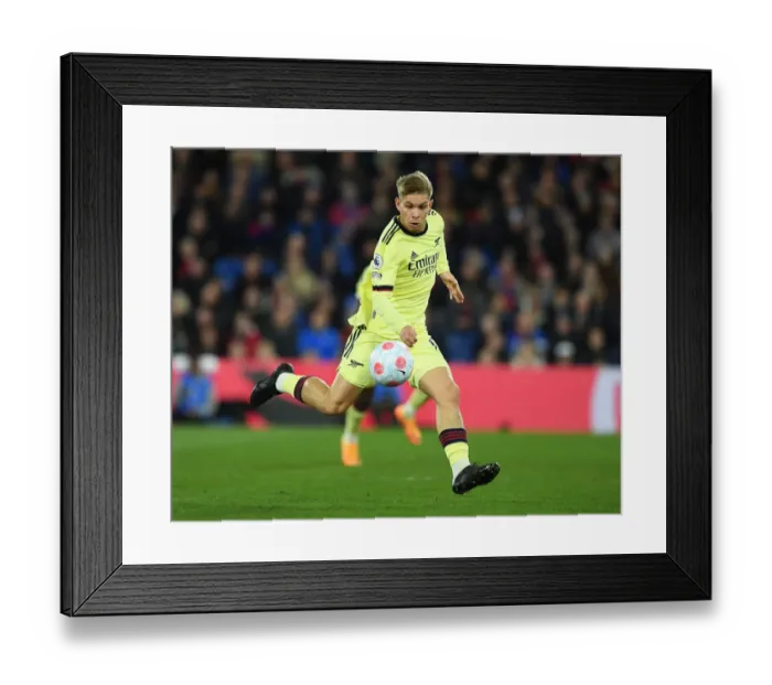 Framed Print : Emile Smith Rowe Shines: Arsenal's Victory Over Crystal Palace in the Premier League 2021-22