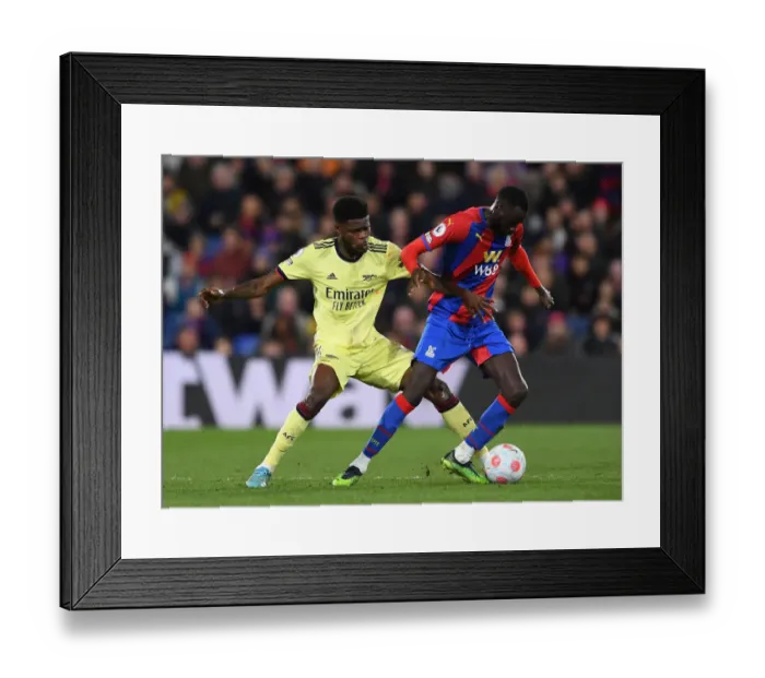Framed Print : Thomas Partey vs Cheikhou Kouyate: Intense Battle in Crystal Palace vs Arsenal Premier League Clash