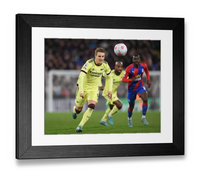 Framed Print : Martin Odegaard in Action: Arsenal vs Crystal Palace, Premier League 2021-22 Framed Print : Martin Odegaard in Action: Arsenal vs Crystal Palace, Premier League 2021-22