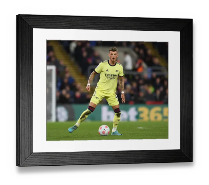 Framed Print : Ben White in Action: Crystal Palace vs Arsenal, Premier League 2021-22 Framed Print : Ben White in Action: Crystal Palace vs Arsenal, Premier League 2021-22