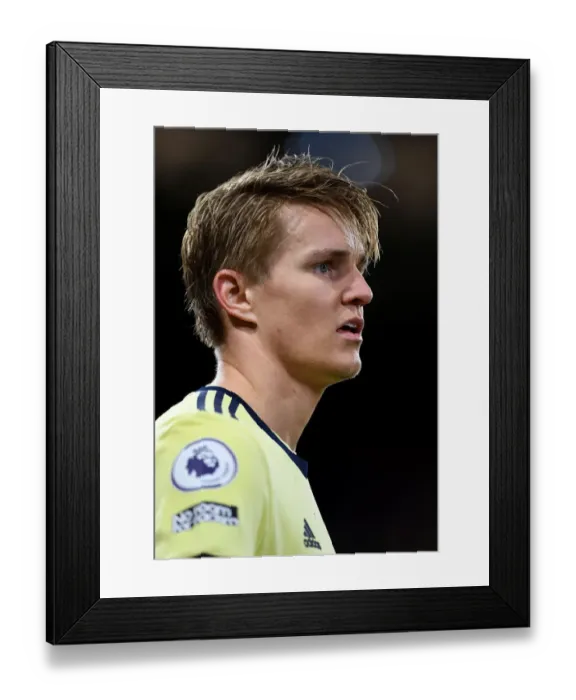 Framed Print : Martin Odegaard in Action: Crystal Palace vs Arsenal, Premier League 2021-22