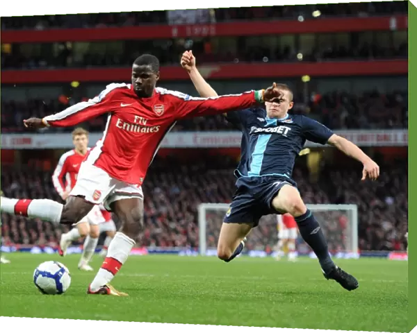 Emmanuel Eboue (Arsenal) Fabio Daprela (West Ham). Arsenal 2: 0 West Ham United