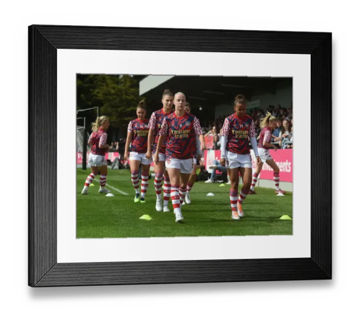 Framed Print : Arsenal's Beth Mead Gears Up for FA Cup Semi-Final Battle Against Chelsea Women