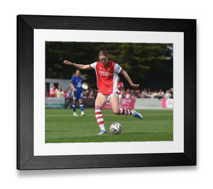 Framed Print : Vivianne Miedema's Brilliant Performance in Arsenal's FA Cup Semi-Final Victory Against Chelsea