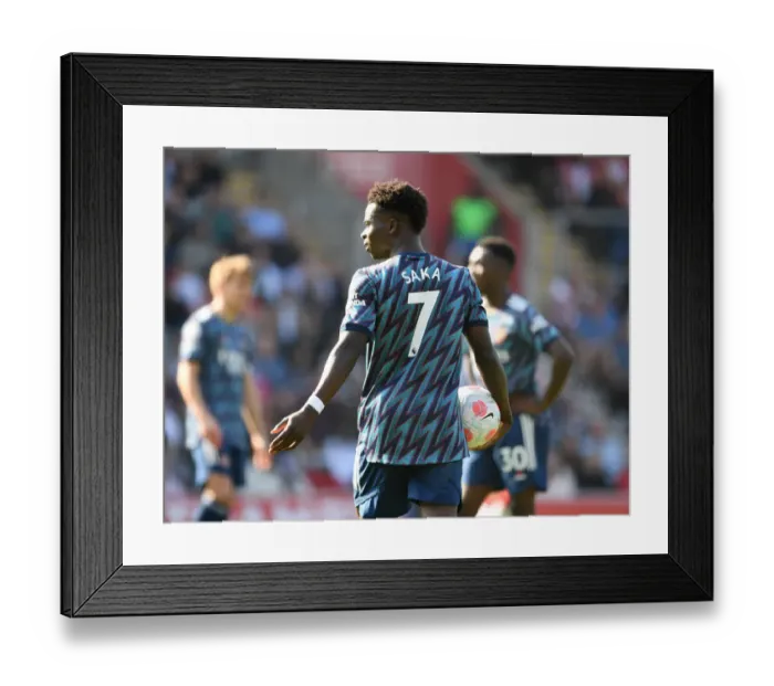 Framed Print : Arsenal's Bukayo Saka in Action against Southampton in the Premier League (2021-22)
