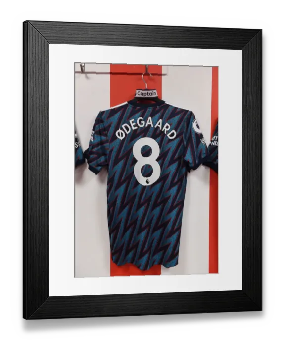 Framed Print : Arsenal: Martin Odegaard Prepares for Southampton Clash (Premier League 2021-22)