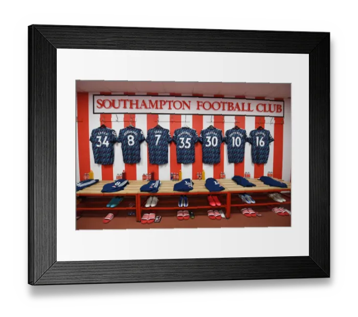 Framed Print : Arsenal Changing Room Before Southampton Clash - Premier League 2021-22