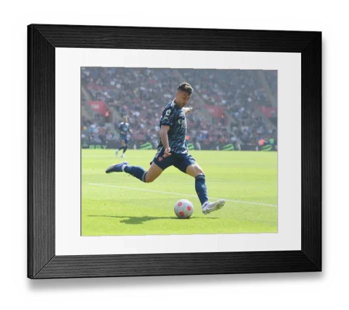 Framed Print : Gabriel Martinelli in Action: Southampton vs. Arsenal, Premier League 2021-22 Framed Print : Gabriel Martinelli in Action: Southampton vs. Arsenal, Premier League 2021-22