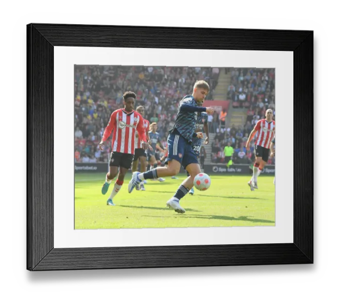 Framed Print : Emile Smith Rowe in Action: Southampton vs. Arsenal, Premier League 2021-22