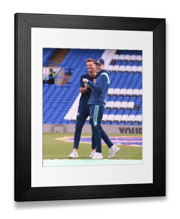 Framed Print : Arsenal's White and Ramsdale Prepare for Chelsea Showdown - Premier League 2021-22