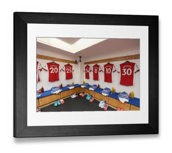 Framed Print : Arsenal's Unity: The Pre-Match Huddle vs Chelsea, Premier League 2021-22 Framed Print : Arsenal's Unity: The Pre-Match Huddle vs Chelsea, Premier League 2021-22