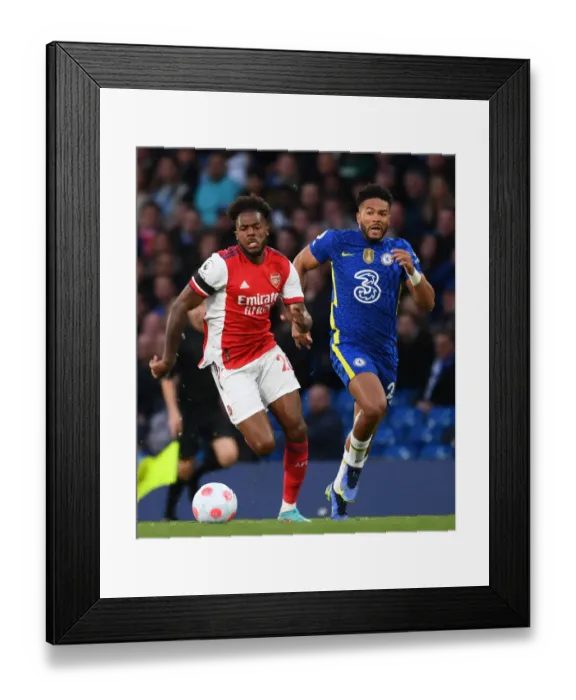 Framed Print : Nuno Tavares vs. Reece James: Battle at Stamford Bridge - Chelsea vs. Arsenal, Premier League 2021-22 Framed Print : Nuno Tavares vs. Reece James: Battle at Stamford Bridge - Chelsea vs. Arsenal, Premier League 2021-22