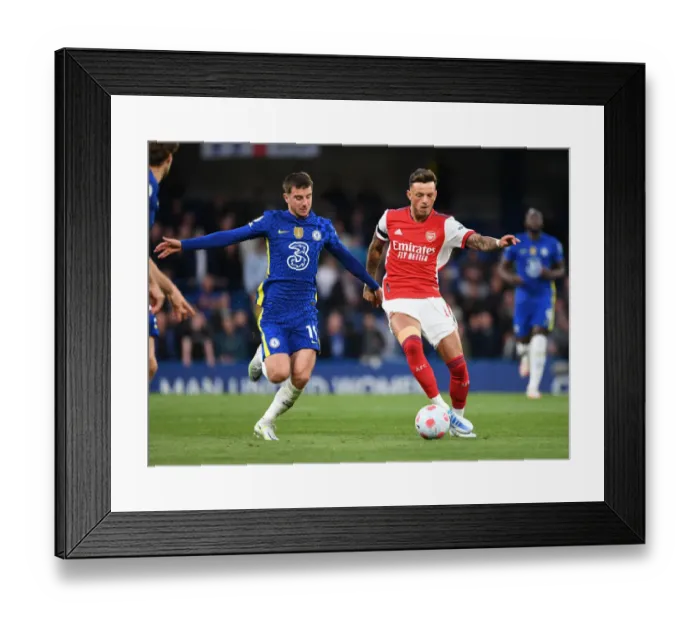 Framed Print : Arsenal's Ben White Outmuscles Chelsea's Mason Mount in Intense Premier League Clash Framed Print : Arsenal's Ben White Outmuscles Chelsea's Mason Mount in Intense Premier League Clash