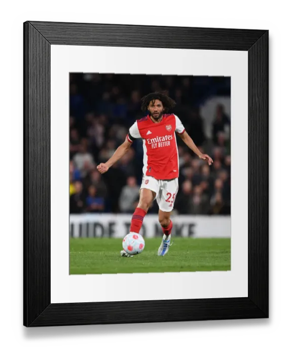 Framed Print : Arsenal's Mo Elneny Faces Off Against Chelsea at Stamford Bridge - Premier League 2021-22