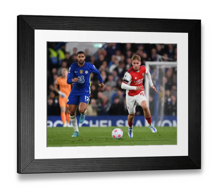 Framed Print : Emile Smith Rowe Breaks Past Ruben Loftus-Cheek: Intense Battle at Stamford Bridge - Chelsea vs Arsenal, Premier League 2021-22