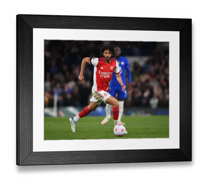 Framed Print : Mo Elneny vs. Chelsea: A Fierce Battle at Stamford Bridge - Premier League 2021-22 Framed Print : Mo Elneny vs. Chelsea: A Fierce Battle at Stamford Bridge - Premier League 2021-22