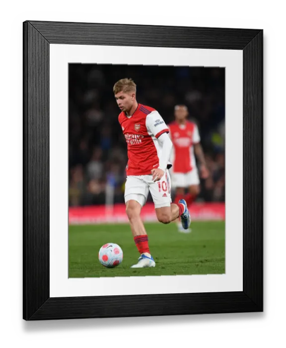 Framed Print : Emile Smith Rowe in Action: Chelsea vs. Arsenal, Premier League 2021-22
