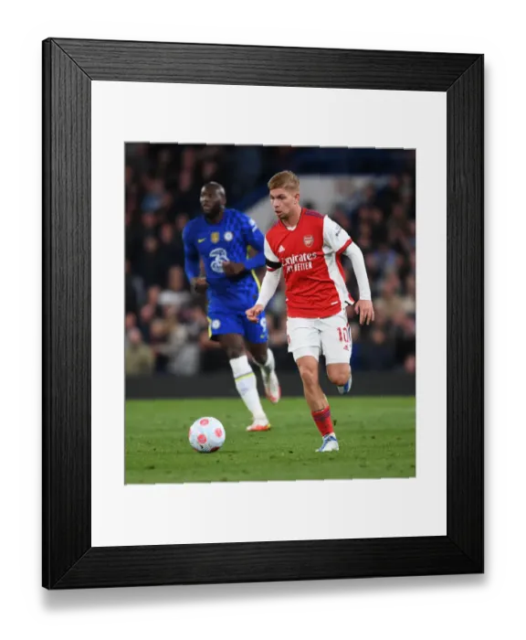 Framed Print : Emile Smith Rowe in Action: Chelsea vs. Arsenal, Premier League 2021-22