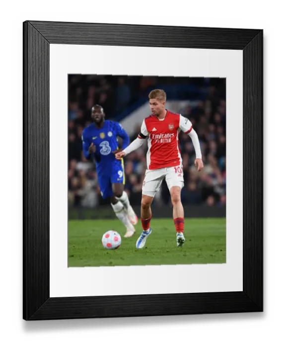 Framed Print : Emile Smith Rowe in Action: Chelsea vs. Arsenal, Premier League 2021-22