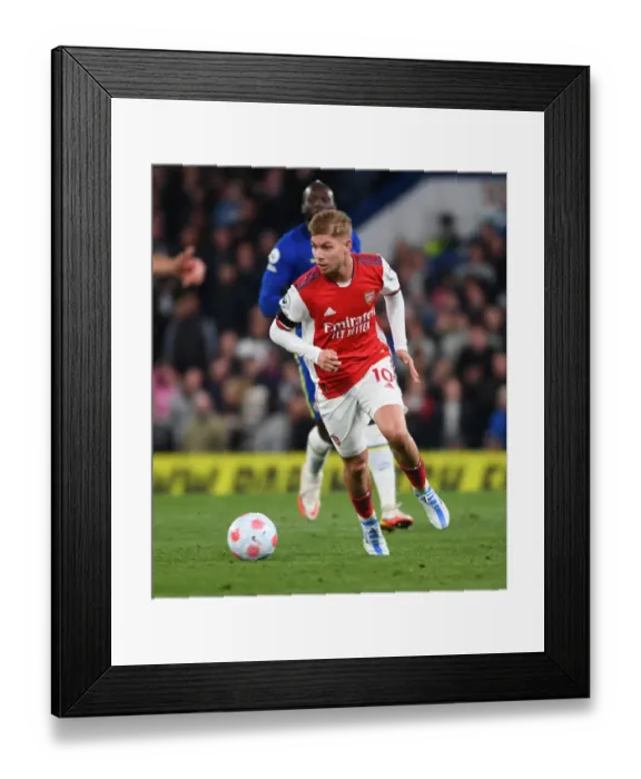 Framed Print : Emile Smith Rowe in Action: Chelsea vs. Arsenal, Premier League 2021-22 Framed Print : Emile Smith Rowe in Action: Chelsea vs. Arsenal, Premier League 2021-22