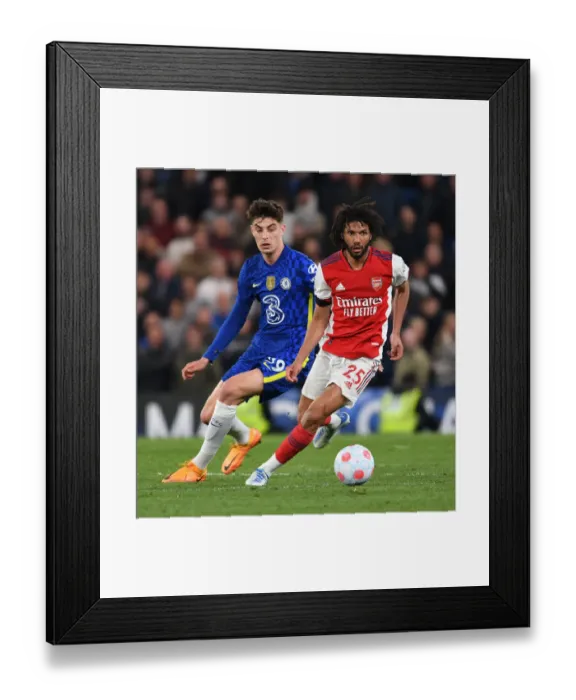 Framed Print : Arsenal's Mo Elneny Battles Past Chelsea's Kai Havertz in Premier League Clash