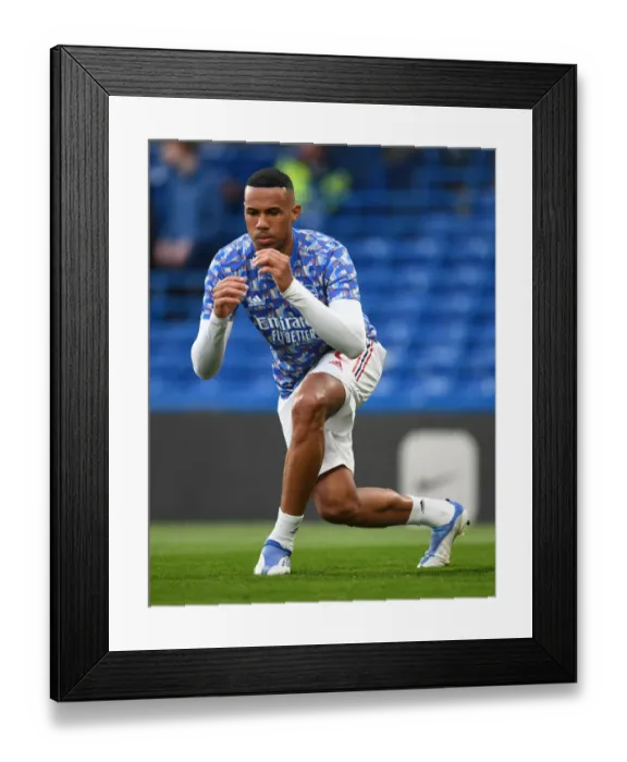 Framed Print : Gabriel Magalhaes Gears Up: Chelsea vs Arsenal, Premier League 2021-22