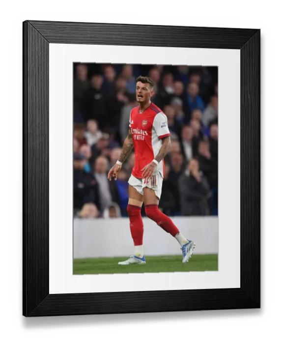 Framed Print : Steadfast Ben White: Arsenal's Defensive Hero at Stamford Bridge vs. Chelsea, Premier League 2021-22