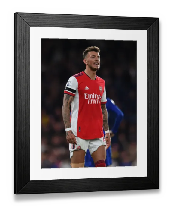 Framed Print : Ben White's Defiant Display: Arsenal Stands Firm Against Chelsea at Stamford Bridge, Premier League 2021-22