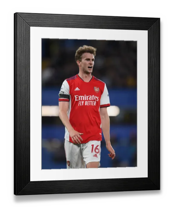 Framed Print : Rob Holding in Action: Chelsea vs Arsenal, Premier League 2021-22