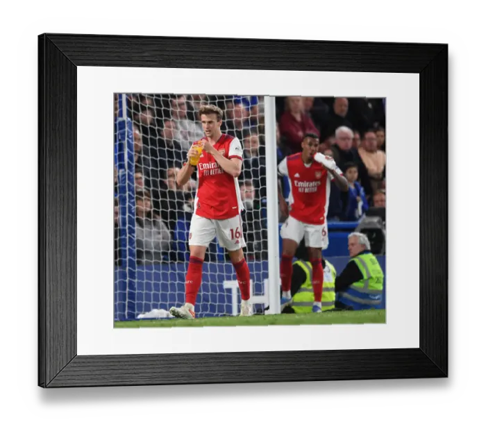 Framed Print : Rob Holding in Action: Chelsea vs Arsenal, Premier League 2021-22 Framed Print : Rob Holding in Action: Chelsea vs Arsenal, Premier League 2021-22