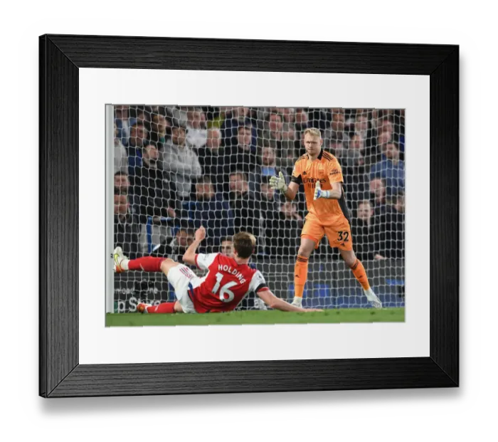 Framed Print : Arsenal's Aaron Ramsdale Faces Off Against Chelsea in Intense Premier League Showdown
