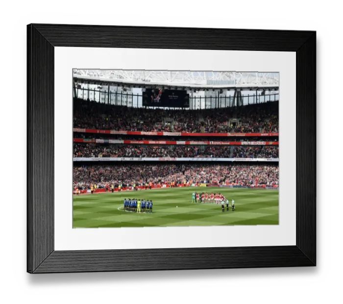 Framed Print : Arsenal Honors Late Scout Steve Rowley with Minutes Applause vs Manchester United