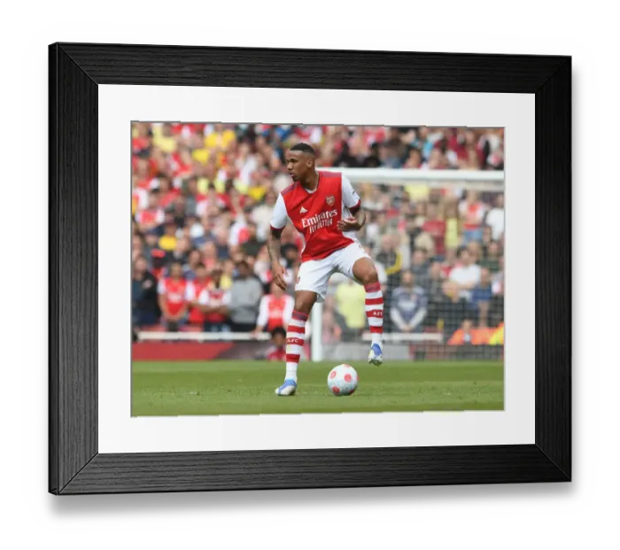 Framed Print : Arsenal's Martinelli Faces Manchester United in Premier League Showdown