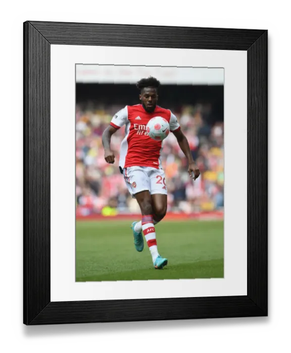 Framed Print : Nuno Tavares in Action: Arsenal vs Manchester United, Premier League 2021-22