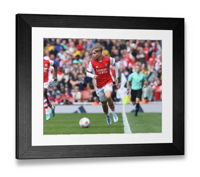 Framed Print : Arsenal vs Manchester United: Emile Smith Rowe Shines in Intense Premier League Clash (2021-22)