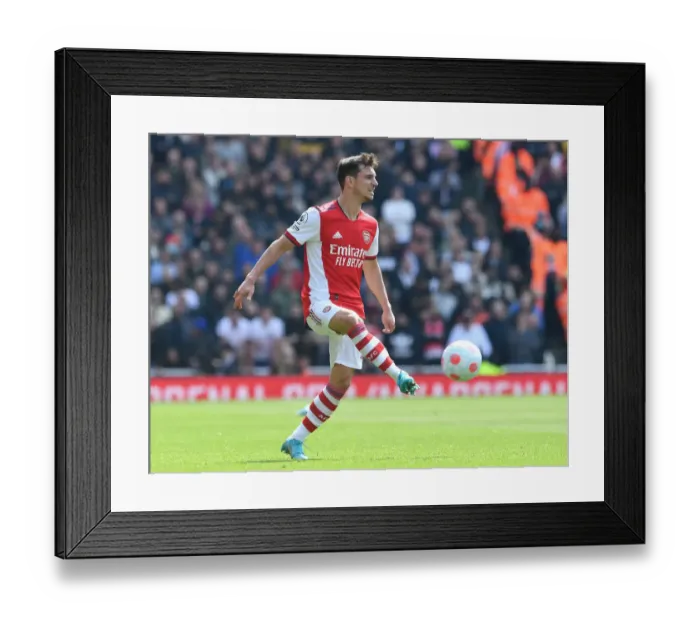 Framed Print : Arsenal vs Manchester United: Battle at the Emirates - Premier League 2021-22