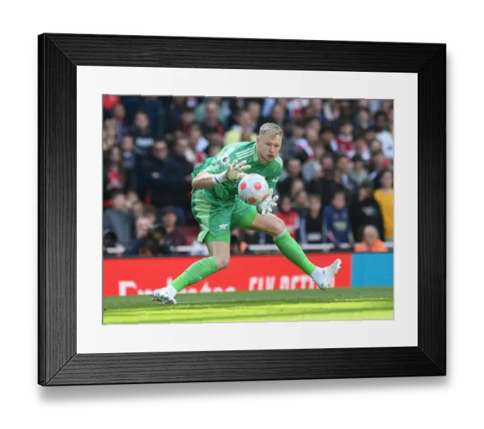 Framed Print : Arsenal vs Manchester United: Aaron Ramsdale in Action at the Emirates Stadium, Premier League 2021-22