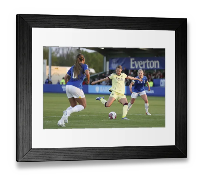 Framed Print : Vivianne Miedema: In Action against Everton Women, FA WSL 2021-22