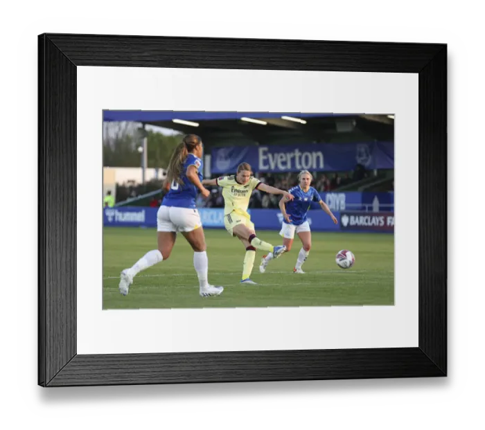 Framed Print : Vivianne Miedema in Action: Everton Women vs. Arsenal Women, FA WSL 2021-22 Framed Print : Vivianne Miedema in Action: Everton Women vs. Arsenal Women, FA WSL 2021-22
