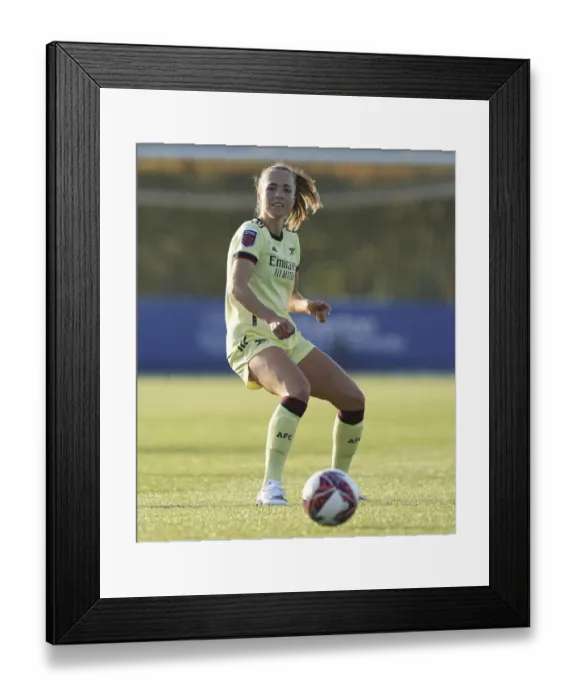 Framed Print : Arsenal's Lia Walti in Action against Everton Women in FA WSL Clash
