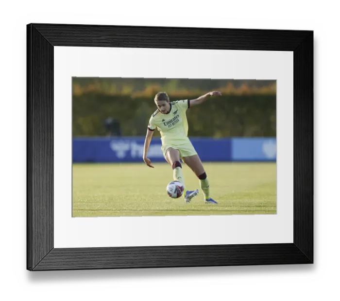 Framed Print : Vivianne Miedema in Action: Everton Women vs Arsenal Women, FA WSL 2021-22 Framed Print : Vivianne Miedema in Action: Everton Women vs Arsenal Women, FA WSL 2021-22