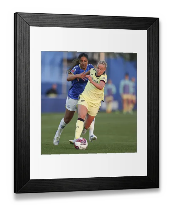 Framed Print : Arsenal's Beth Mead vs. Everton's Gabby George: A FA WSL Showdown