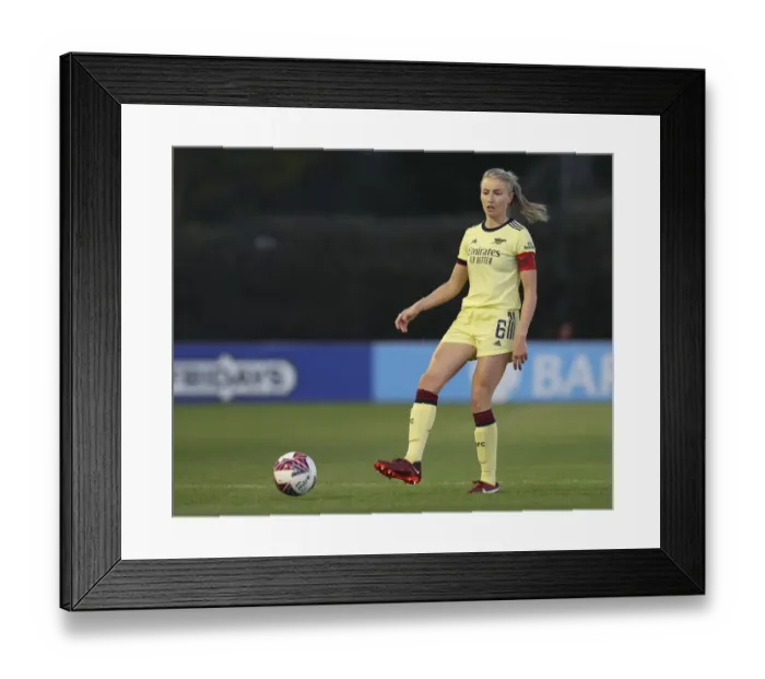 Framed Print : Arsenal's Leah Williamson in Action against Everton Women in FA WSL Showdown