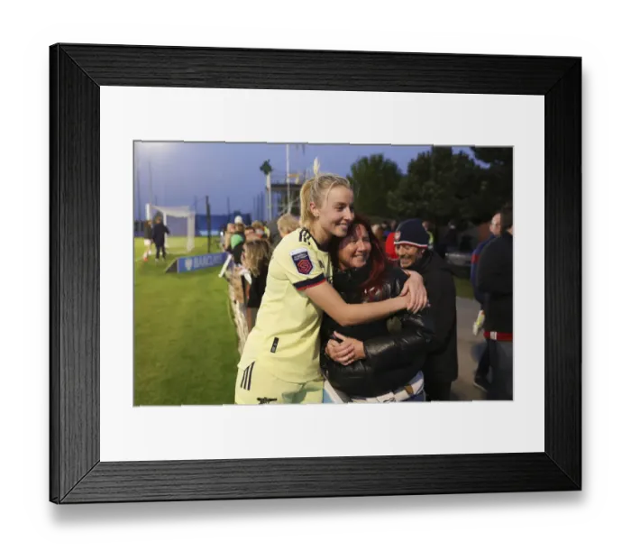 Framed Print : Leah Williamson and Mother's Emotional Reunion after Arsenal's Win over Everton Women Framed Print : Leah Williamson and Mother's Emotional Reunion after Arsenal's Win over Everton Women