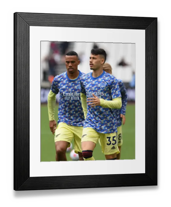 Framed Print : Arsenal's Gabriel Martinelli Warming Up Ahead of West Ham Clash (Premier League 2021-22) Framed Print : Arsenal's Gabriel Martinelli Warming Up Ahead of West Ham Clash (Premier League 2021-22)