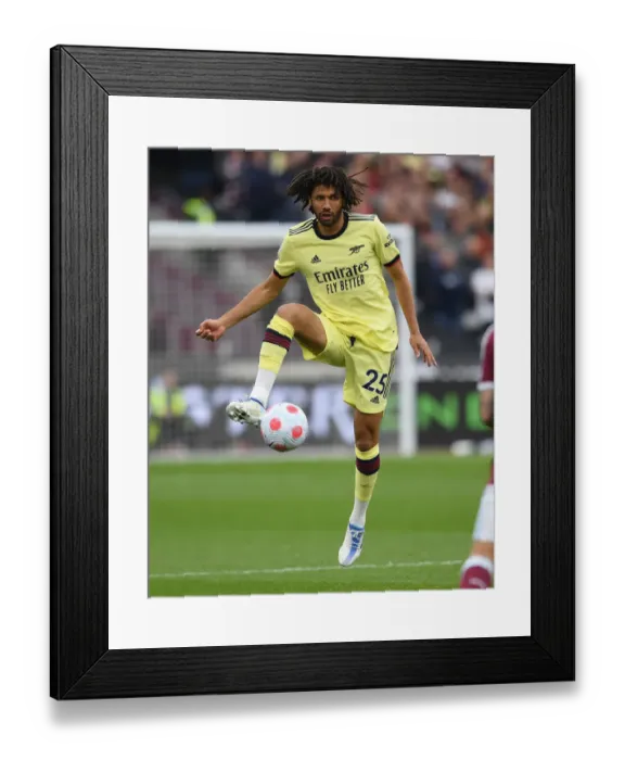 Framed Print : Mohamed Elneny in Action: West Ham United vs Arsenal, Premier League 2021-22