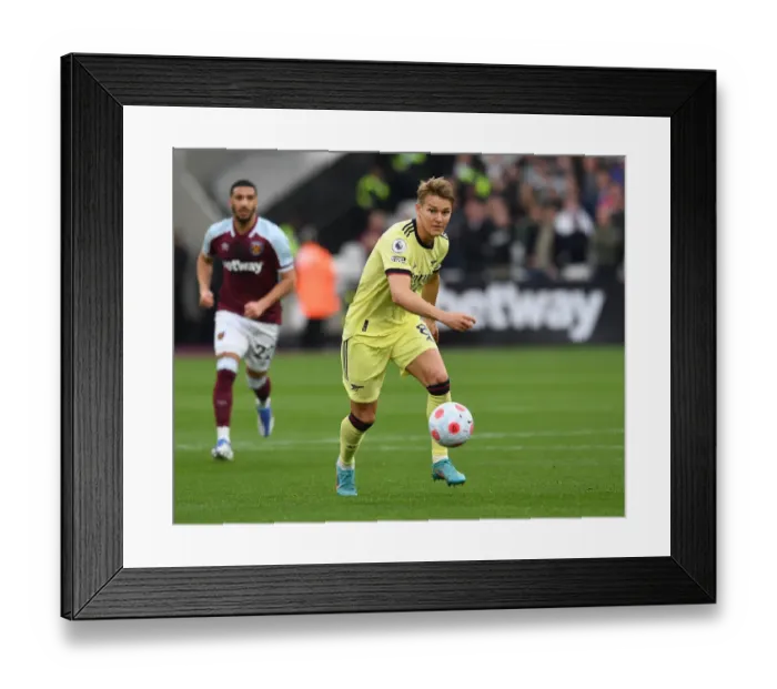 Framed Print : Martin Odegaard in Action: West Ham United vs Arsenal, Premier League 2021-22